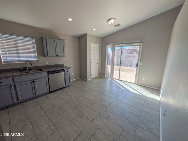 11703 W MADERO Drive, Arizona City, AZ 85123