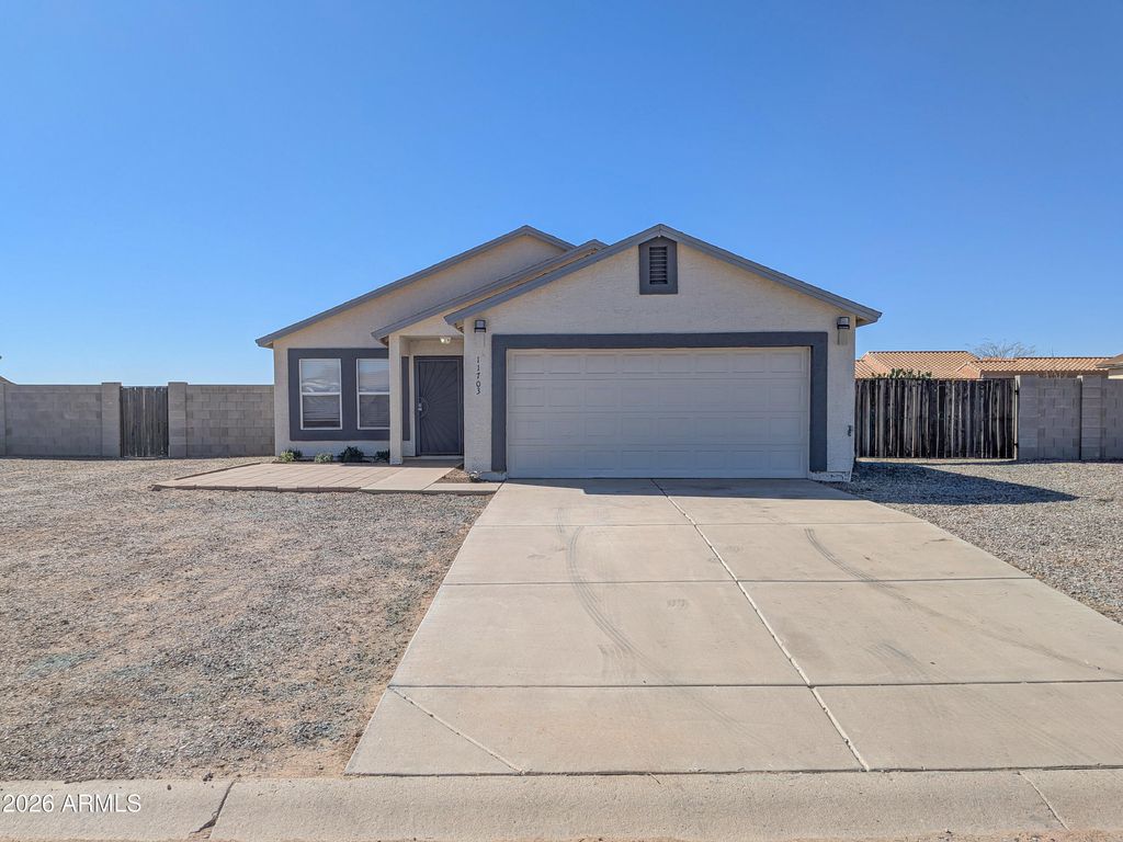 11703 W MADERO Drive, Arizona City, AZ 85123