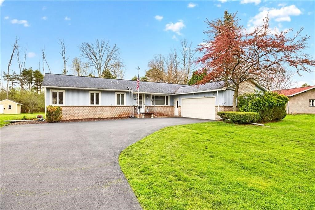 61 Firestone Drive, Gates, NY 14624