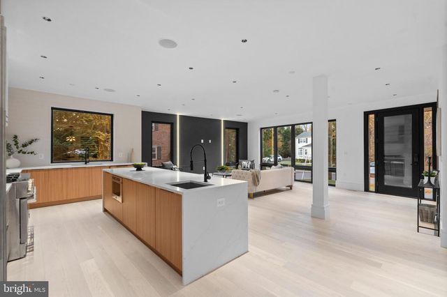 4902 GREENWAY DR, Bethesda, MD 20816