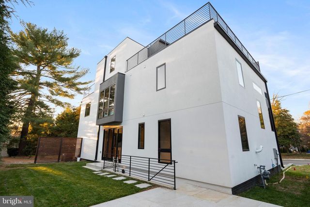4902 GREENWAY DR, Bethesda, MD 20816