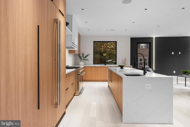 4902 GREENWAY DR, Bethesda, MD 20816