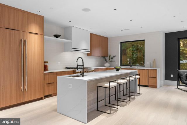 4902 GREENWAY DR, Bethesda, MD 20816