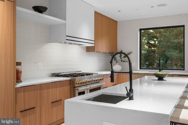 4902 GREENWAY DR, Bethesda, MD 20816