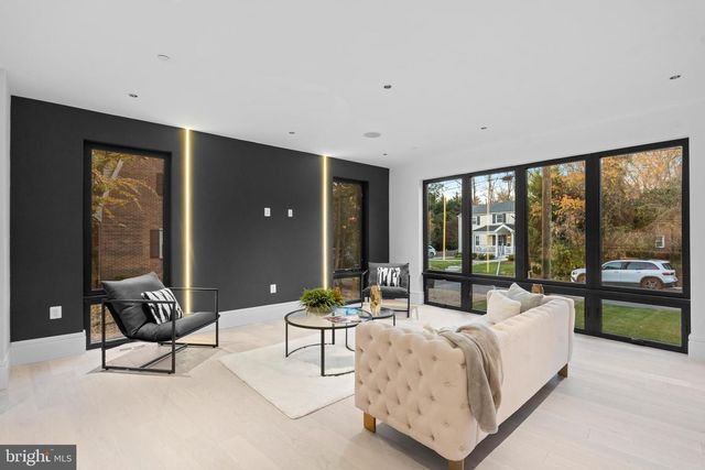 4902 GREENWAY DR, Bethesda, MD 20816