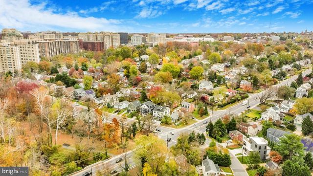 4902 GREENWAY DR, Bethesda, MD 20816