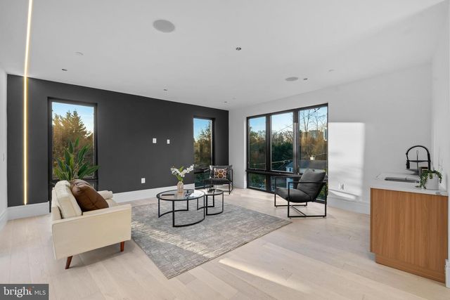 4902 GREENWAY DR, Bethesda, MD 20816