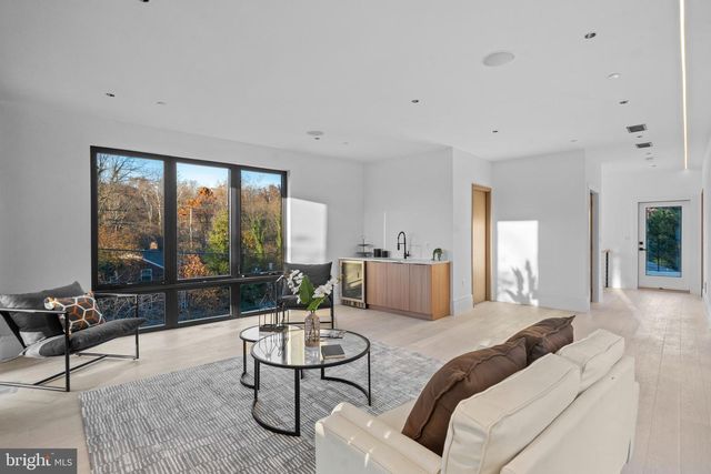 4902 GREENWAY DR, Bethesda, MD 20816