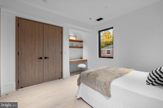 4902 GREENWAY DR, Bethesda, MD 20816