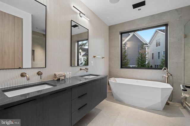 4902 GREENWAY DR, Bethesda, MD 20816