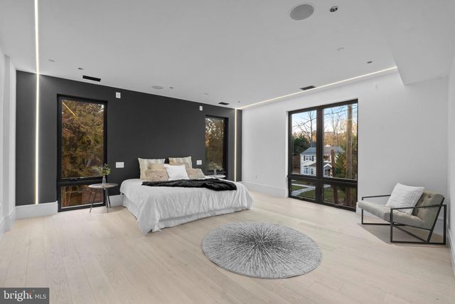 4902 GREENWAY DR, Bethesda, MD 20816