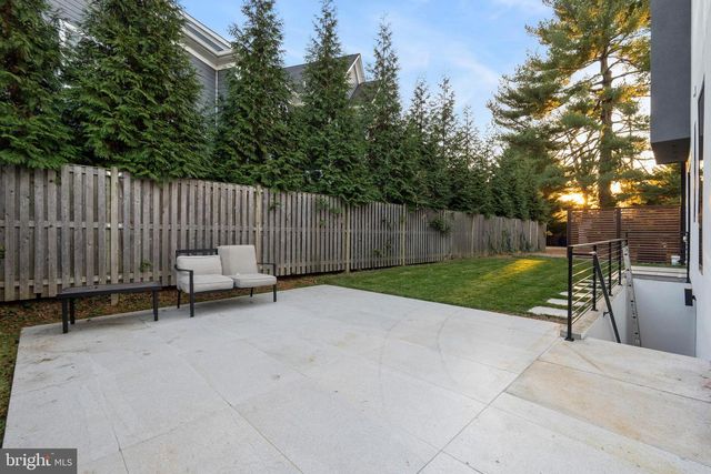 4902 GREENWAY DR, Bethesda, MD 20816