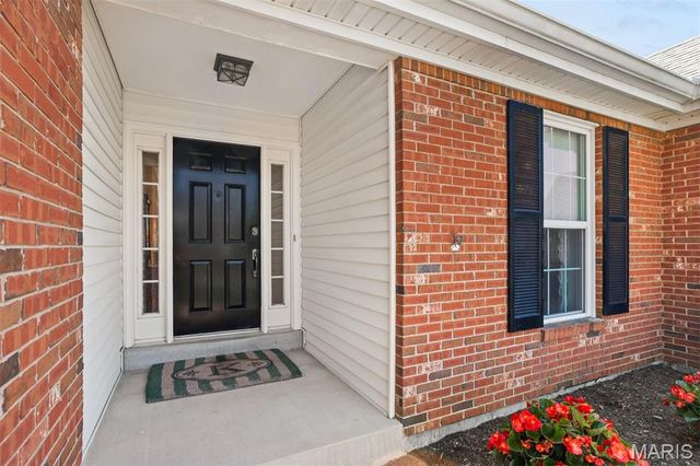 5612 Briarwood Estates Drive, Oakville, MO 63129