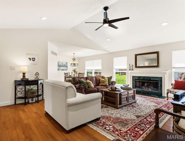 5612 Briarwood Estates Drive, Oakville, MO 63129