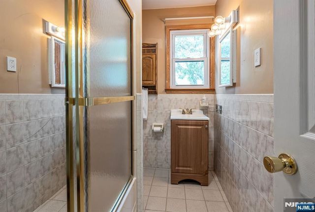60 Mohr Avenue, Bloomfield, NJ 07003