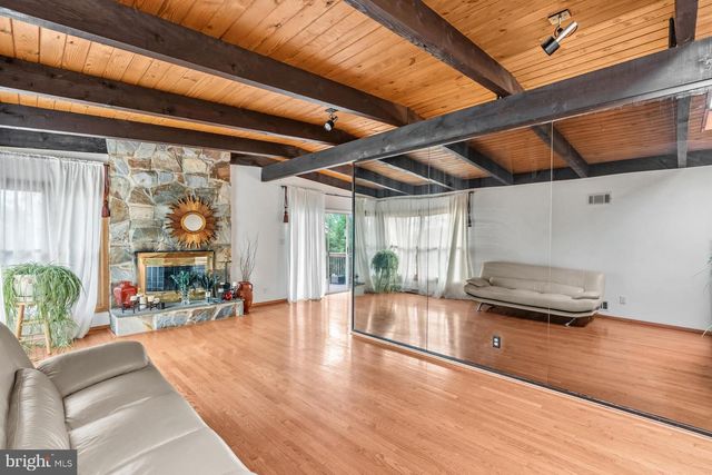 900 AZALEA DR, Rockville, MD 20850