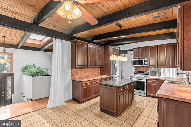 900 AZALEA DR, Rockville, MD 20850