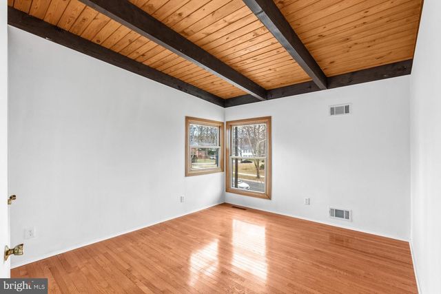 900 AZALEA DR, Rockville, MD 20850