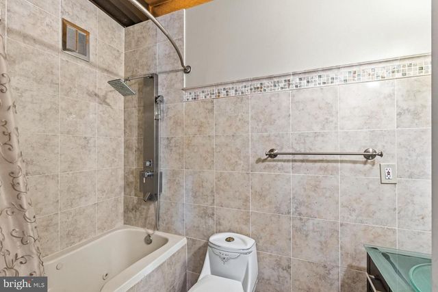 900 AZALEA DR, Rockville, MD 20850