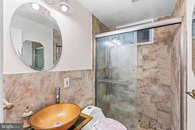 900 AZALEA DR, Rockville, MD 20850