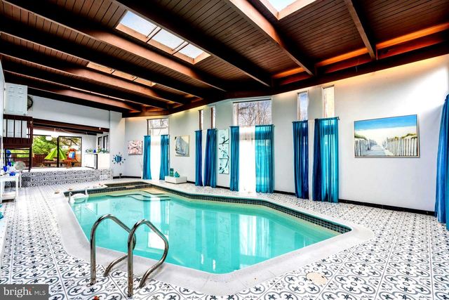 900 AZALEA DR, Rockville, MD 20850