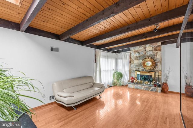 900 AZALEA DR, Rockville, MD 20850