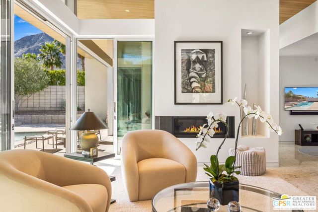 3075 Goldenrod Lane, Palm Springs, CA 92264