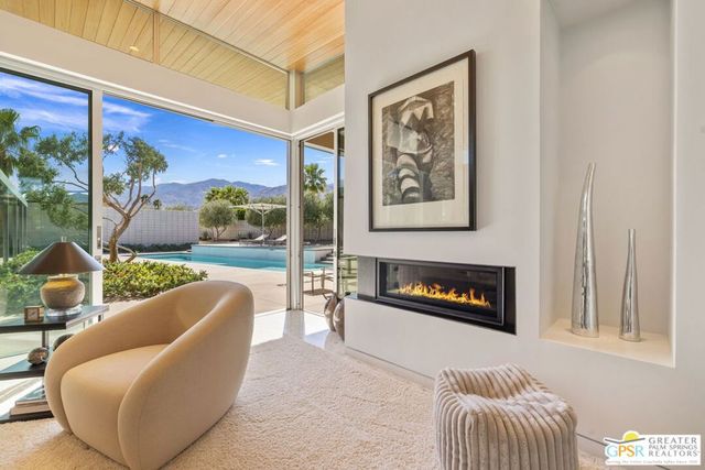 3075 Goldenrod Lane, Palm Springs, CA 92264