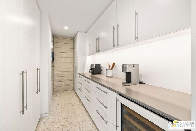 3075 Goldenrod Lane, Palm Springs, CA 92264