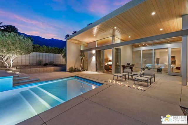 3075 Goldenrod Lane, Palm Springs, CA 92264