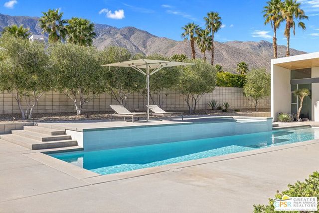3075 Goldenrod Lane, Palm Springs, CA 92264
