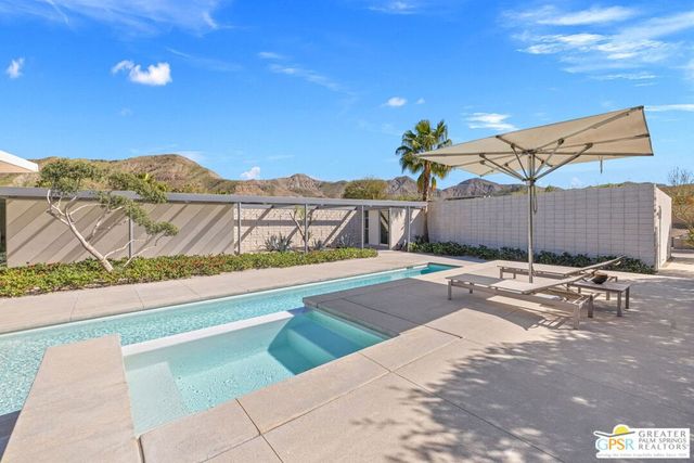 3075 Goldenrod Lane, Palm Springs, CA 92264