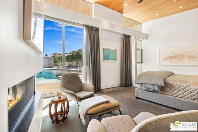 3075 Goldenrod Lane, Palm Springs, CA 92264