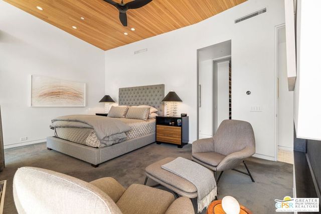 3075 Goldenrod Lane, Palm Springs, CA 92264