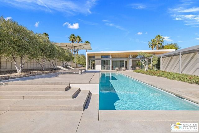 3075 Goldenrod Lane, Palm Springs, CA 92264