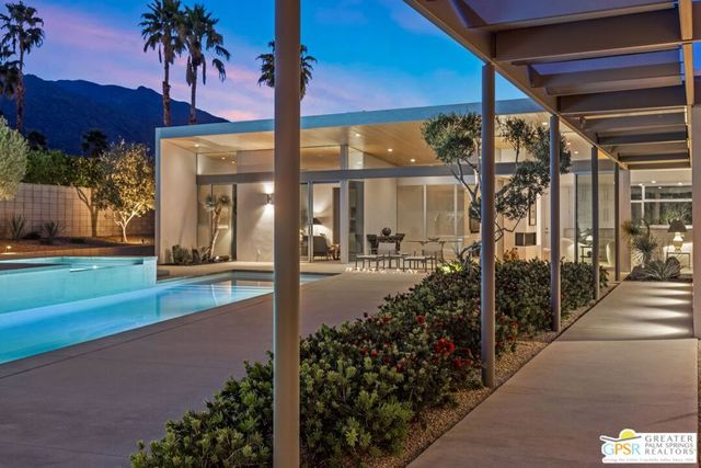 3075 Goldenrod Lane, Palm Springs, CA 92264