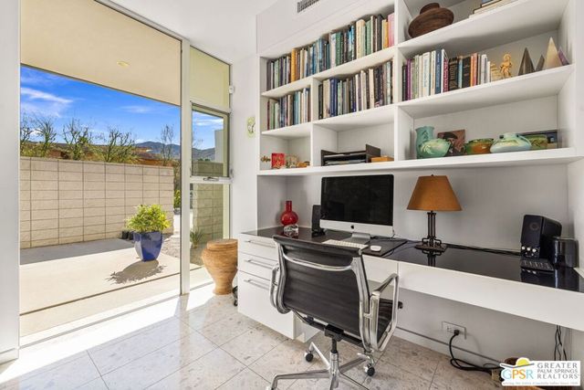 3075 Goldenrod Lane, Palm Springs, CA 92264