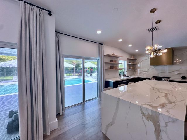 2804 Banyan Boulevard Circle NW, Boca Raton, FL 33431