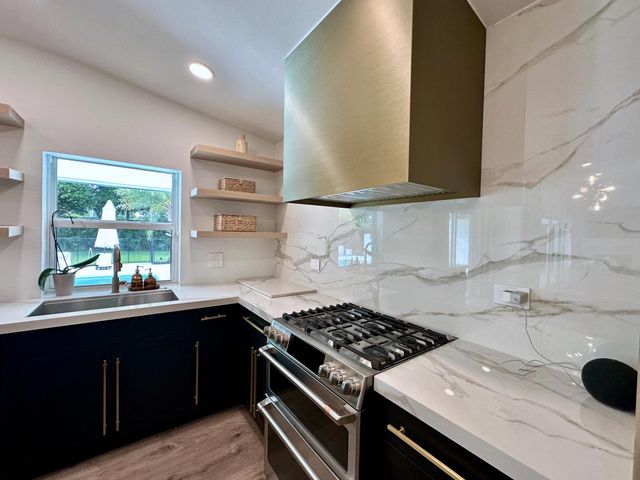 2804 Banyan Boulevard Circle NW, Boca Raton, FL 33431