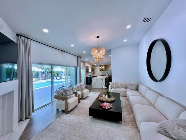 2804 Banyan Boulevard Circle NW, Boca Raton, FL 33431