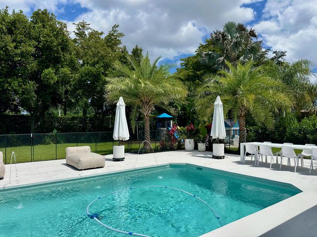 2804 Banyan Boulevard Circle NW, Boca Raton, FL 33431
