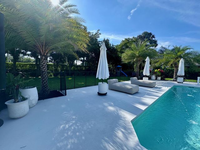 2804 Banyan Boulevard Circle NW, Boca Raton, FL 33431