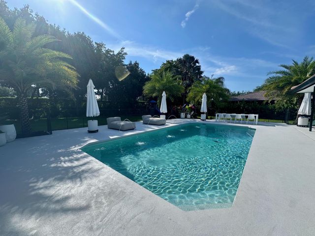 2804 Banyan Boulevard Circle NW, Boca Raton, FL 33431