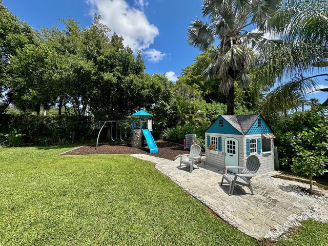 2804 Banyan Boulevard Circle NW, Boca Raton, FL 33431