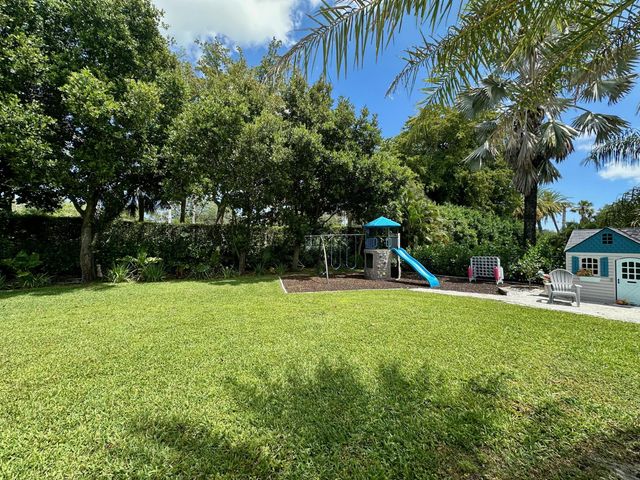 2804 Banyan Boulevard Circle NW, Boca Raton, FL 33431