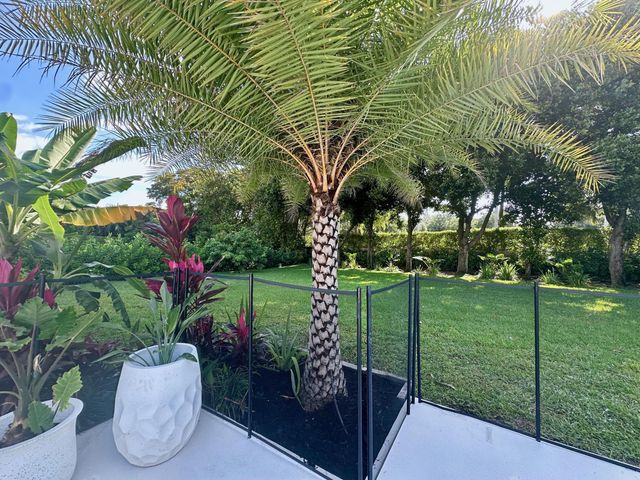 2804 Banyan Boulevard Circle NW, Boca Raton, FL 33431