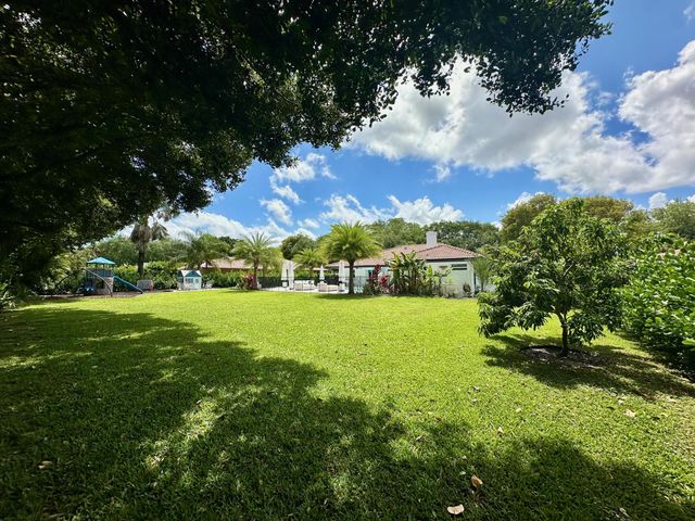 2804 Banyan Boulevard Circle NW, Boca Raton, FL 33431