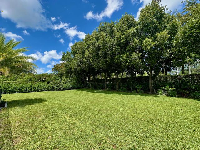 2804 Banyan Boulevard Circle NW, Boca Raton, FL 33431