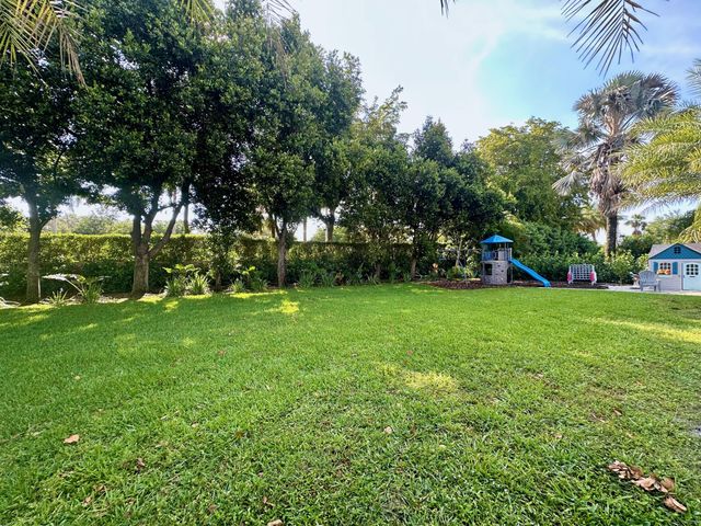2804 Banyan Boulevard Circle NW, Boca Raton, FL 33431