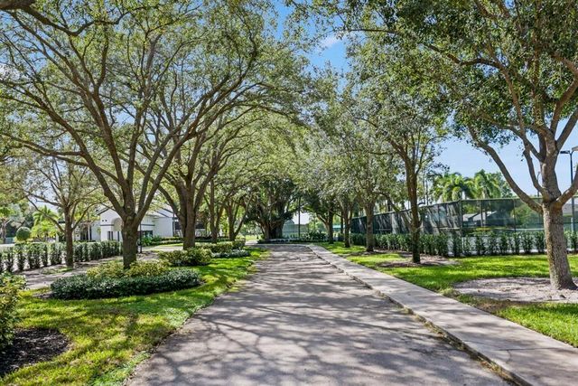2804 Banyan Boulevard Circle NW, Boca Raton, FL 33431